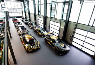 Fahrzeughalle von oben